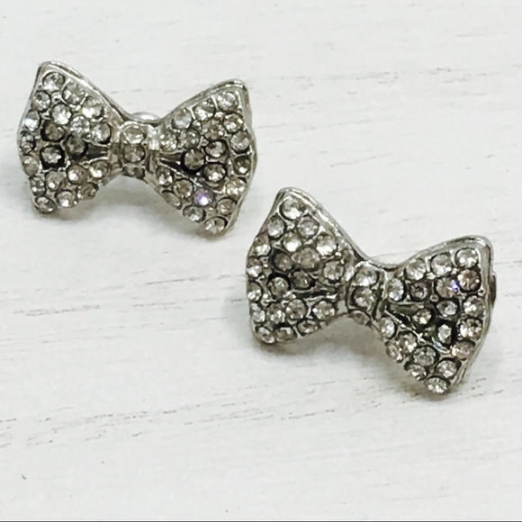 Jewelry - Crystal silver bow pave earrings